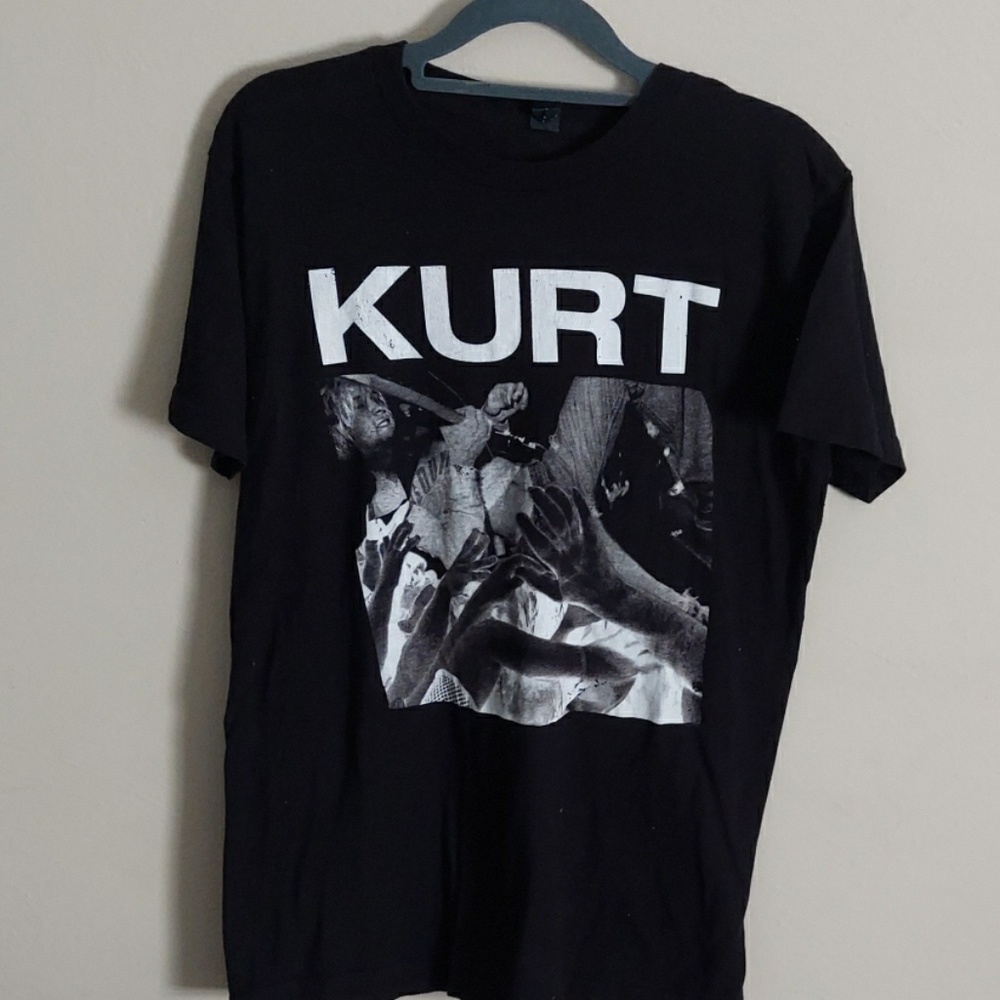 Kurt Cobain grunge tee size Medium